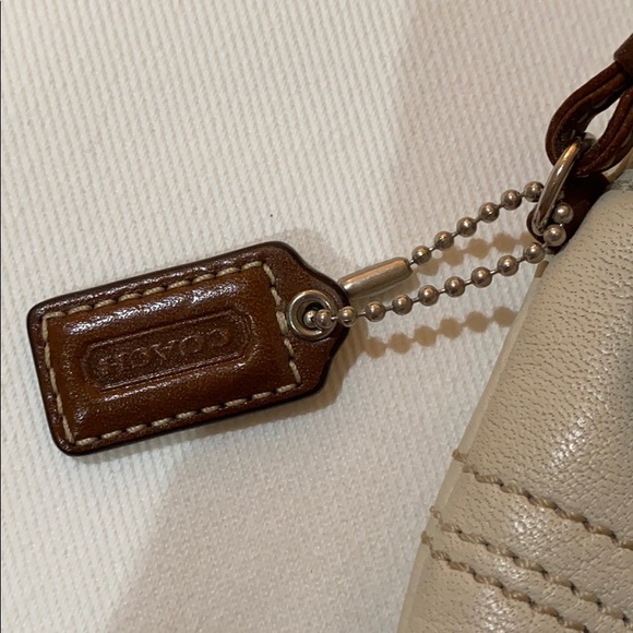 COACH wristlet NWOT - Picture 2 of 7